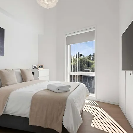 Penthouse With Rooftop Terrace & Balcony Апартаменты *