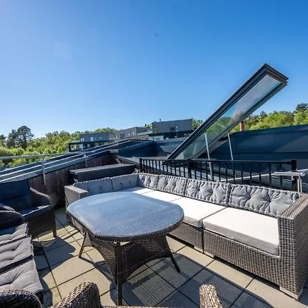 Апартаменты Penthouse With Rooftop Terrace & Balcony Берген