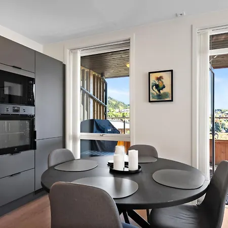 Penthouse With Rooftop Terrace & Balcony Апартаменты