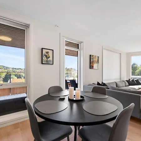 Апартаменты Penthouse With Rooftop Terrace & Balcony Берген