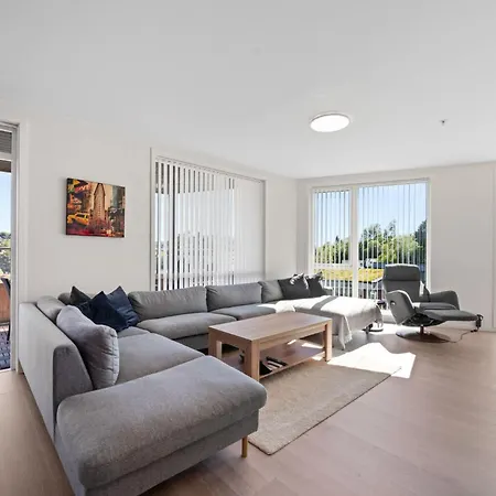Penthouse With Rooftop Terrace & Balcony Апартаменты