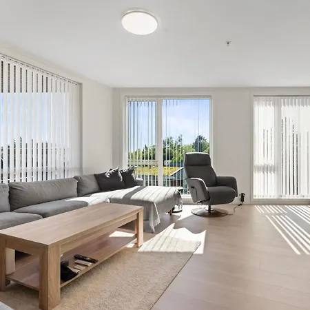 Penthouse With Rooftop Terrace & Balcony Апартаменты